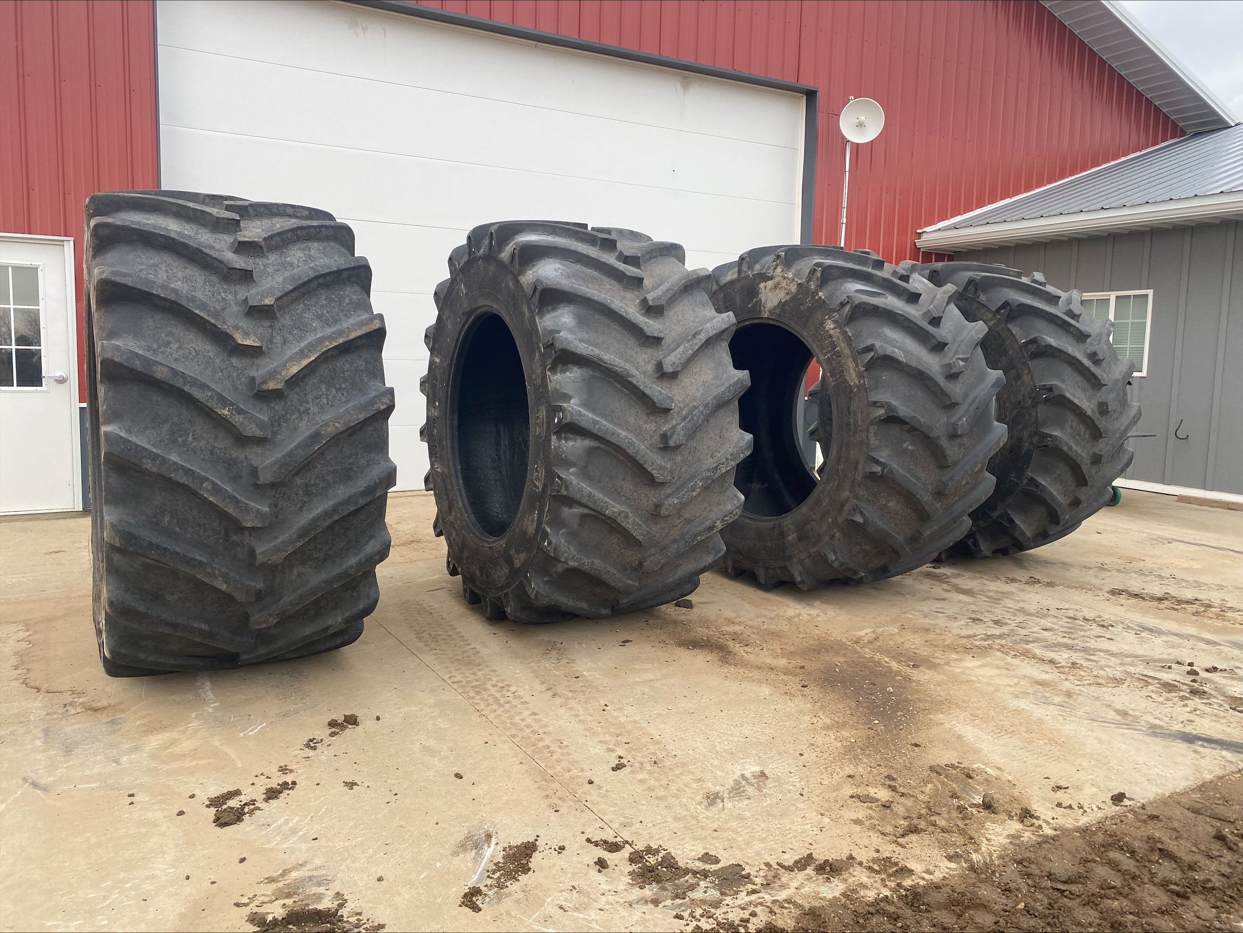 Image: Goodyear 1100/45R46 LSW 