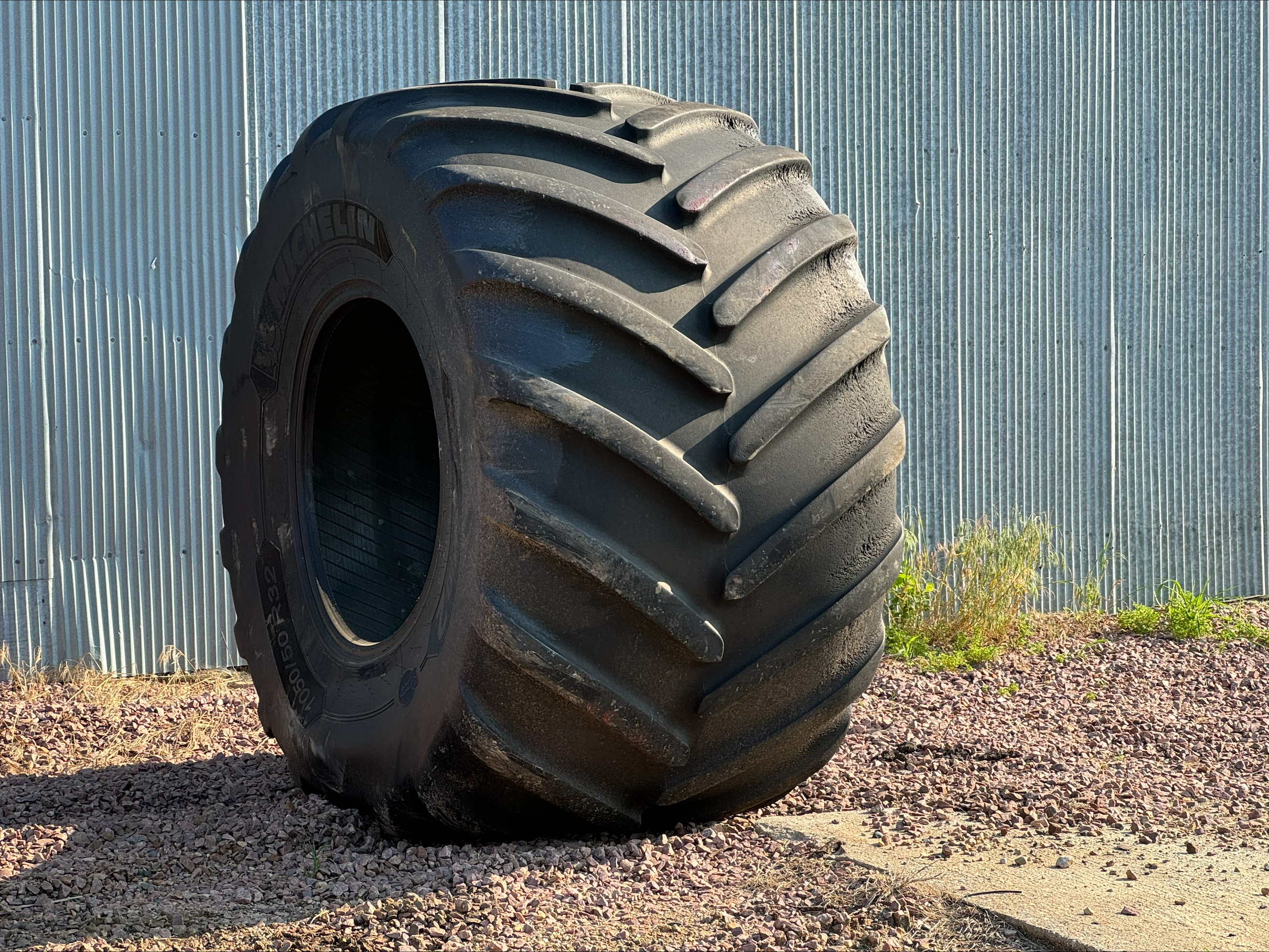 Image: Michelin 1050/50R32