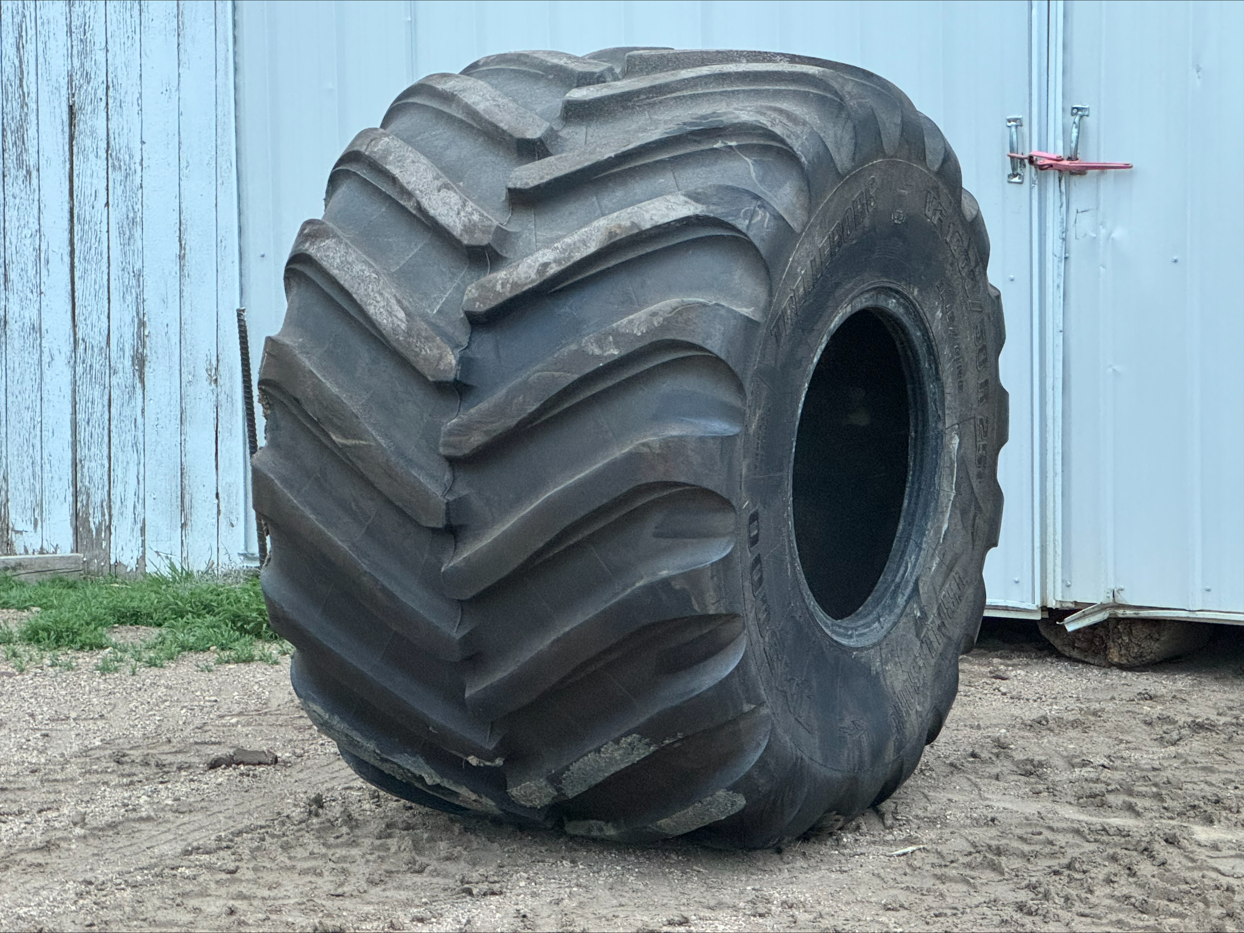 Image: Trelleborg 1000/50R25