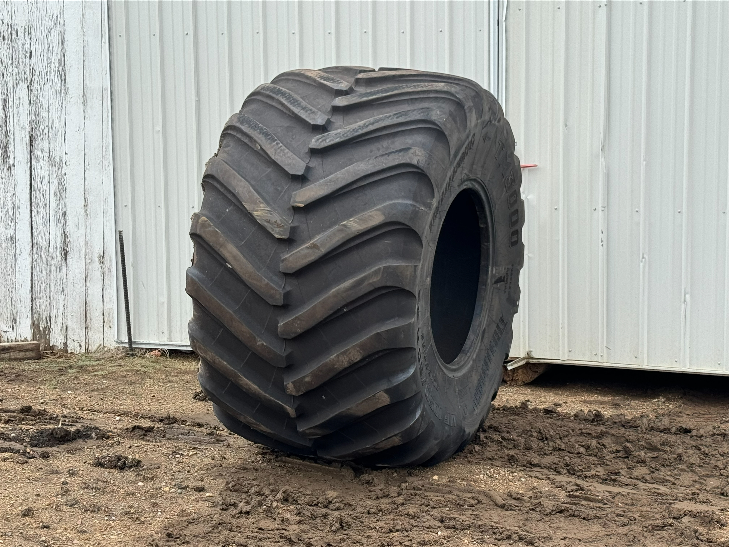 Image: 1050/50R32 Trelleborg