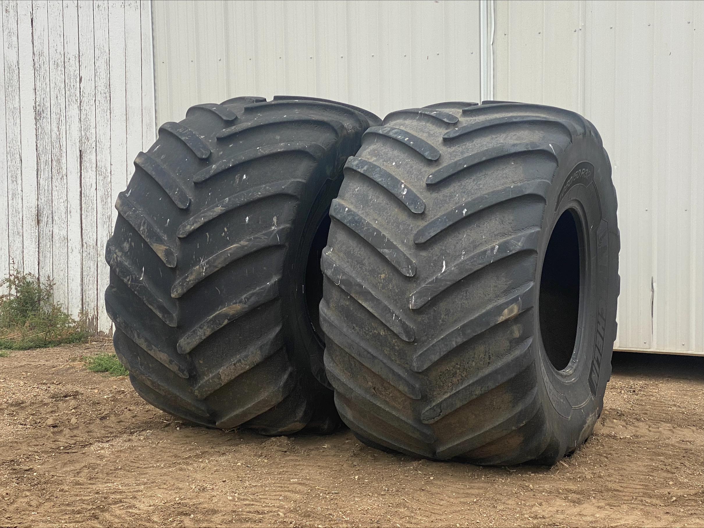 Image: Michelin 1050/50R32