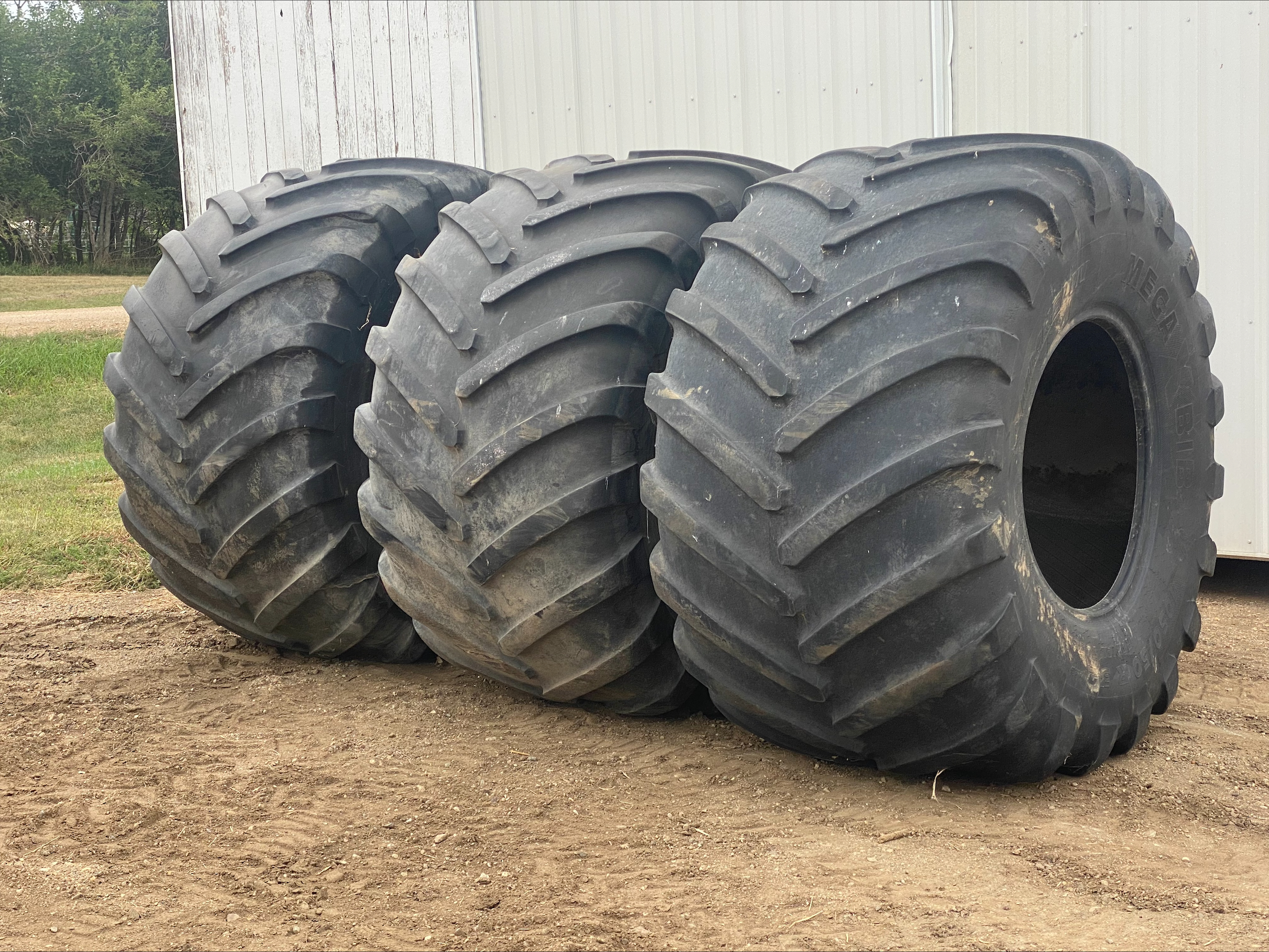 Image: Michelin 1050/50R32